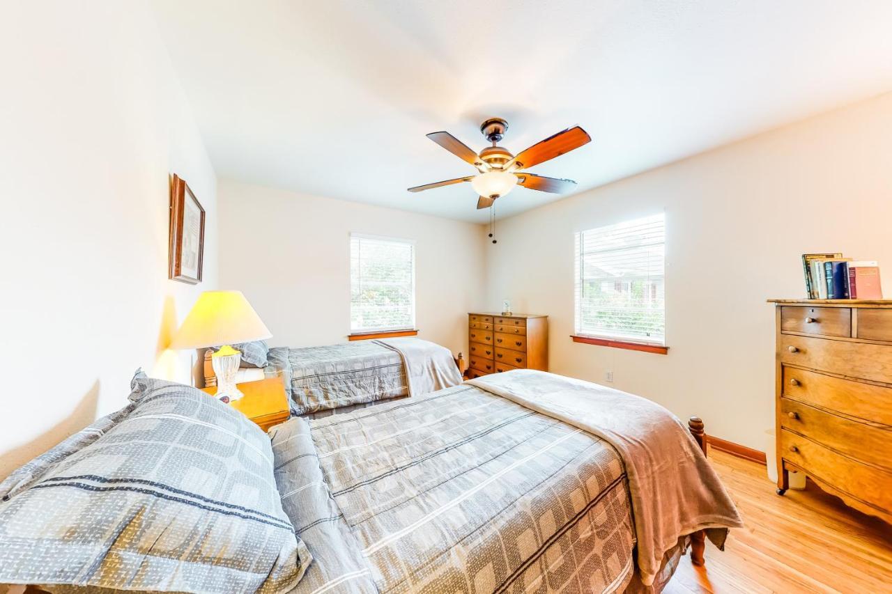 Backyard Escape Apartment Galveston Exterior photo